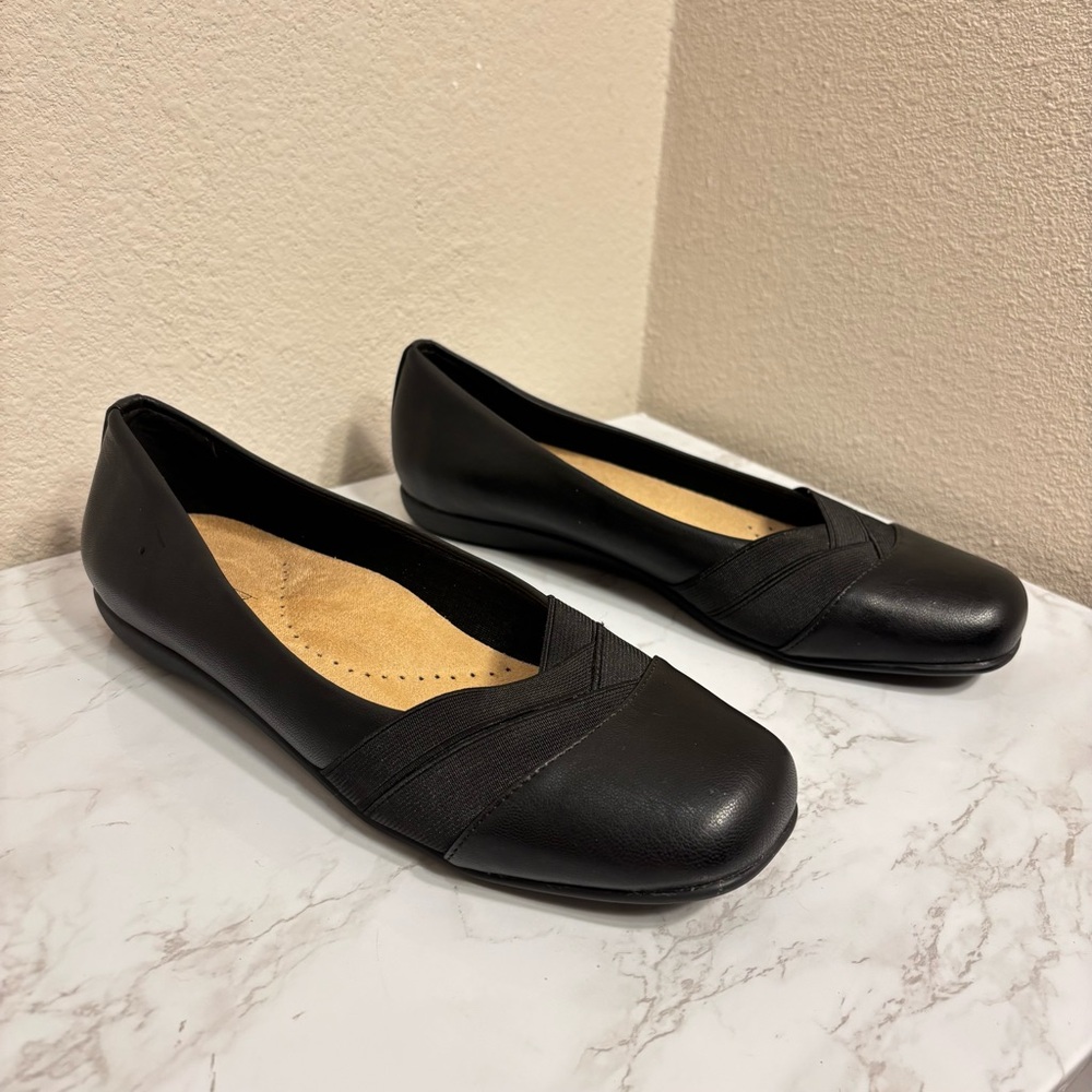 Trotters Stella Black Slip-On Flats 8.5N